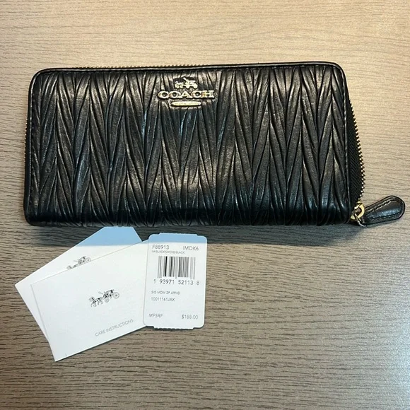 Coach Full Size Wallet - Picture 1 of 5